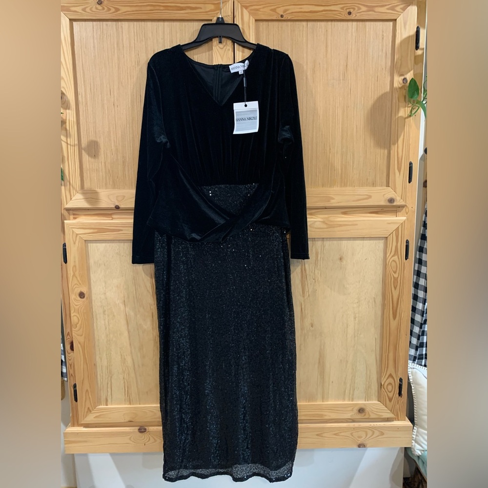 Anna Muñoz Black Velvet & Sequin Maxi Dress — Elegant Evening Gown